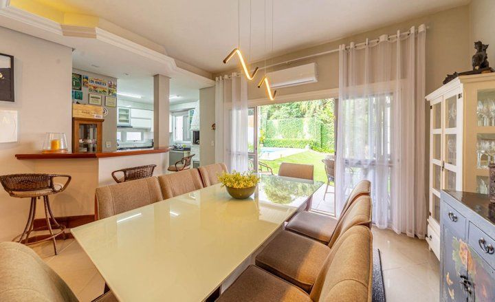 Casa de Condomínio à venda com 162m², 3 quartos, 1 suíte, 2 vagas no bairro Hípica em Porto Alegre