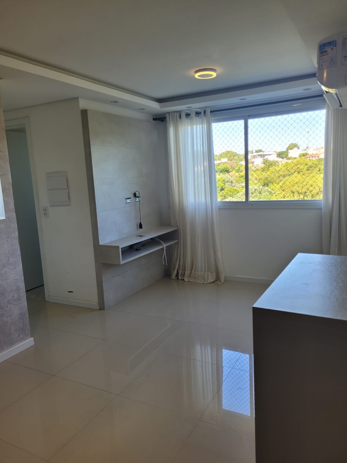 Apartamento com 47m², 2 dormitórios no bairro Vila Nova em Porto Alegre para Comprar