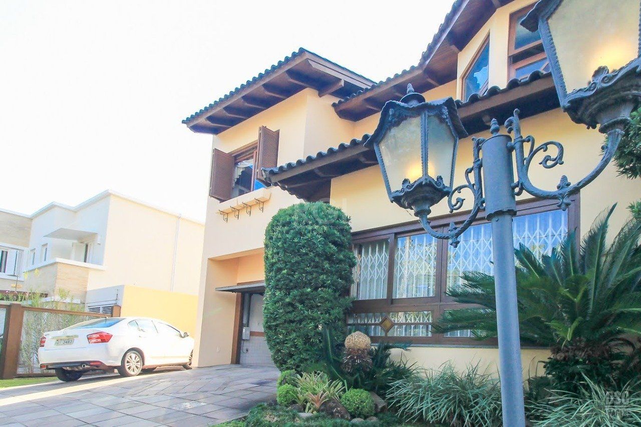 Casa 4 Dormitório(s) Bairro Ipanema
