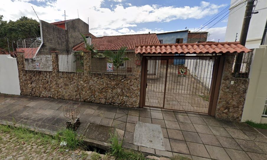 Casa à venda com 341m², 3 quartos, 2 suítes, 2 vagas no bairro Jardim Itu em Porto Alegre