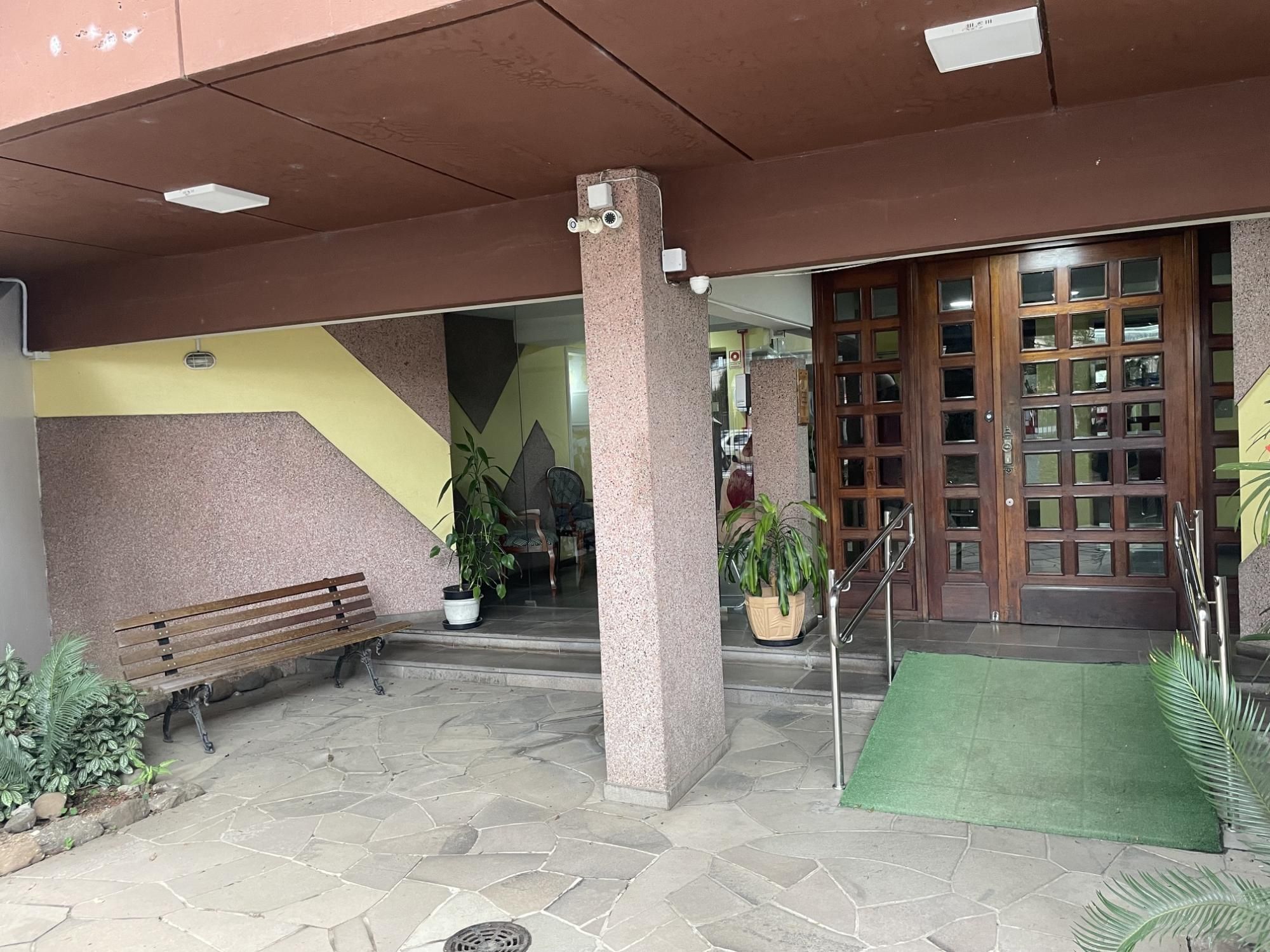 Apartamento no  bairro Menino Deus com 3 dormitórios com vaga e elevador — foto 5