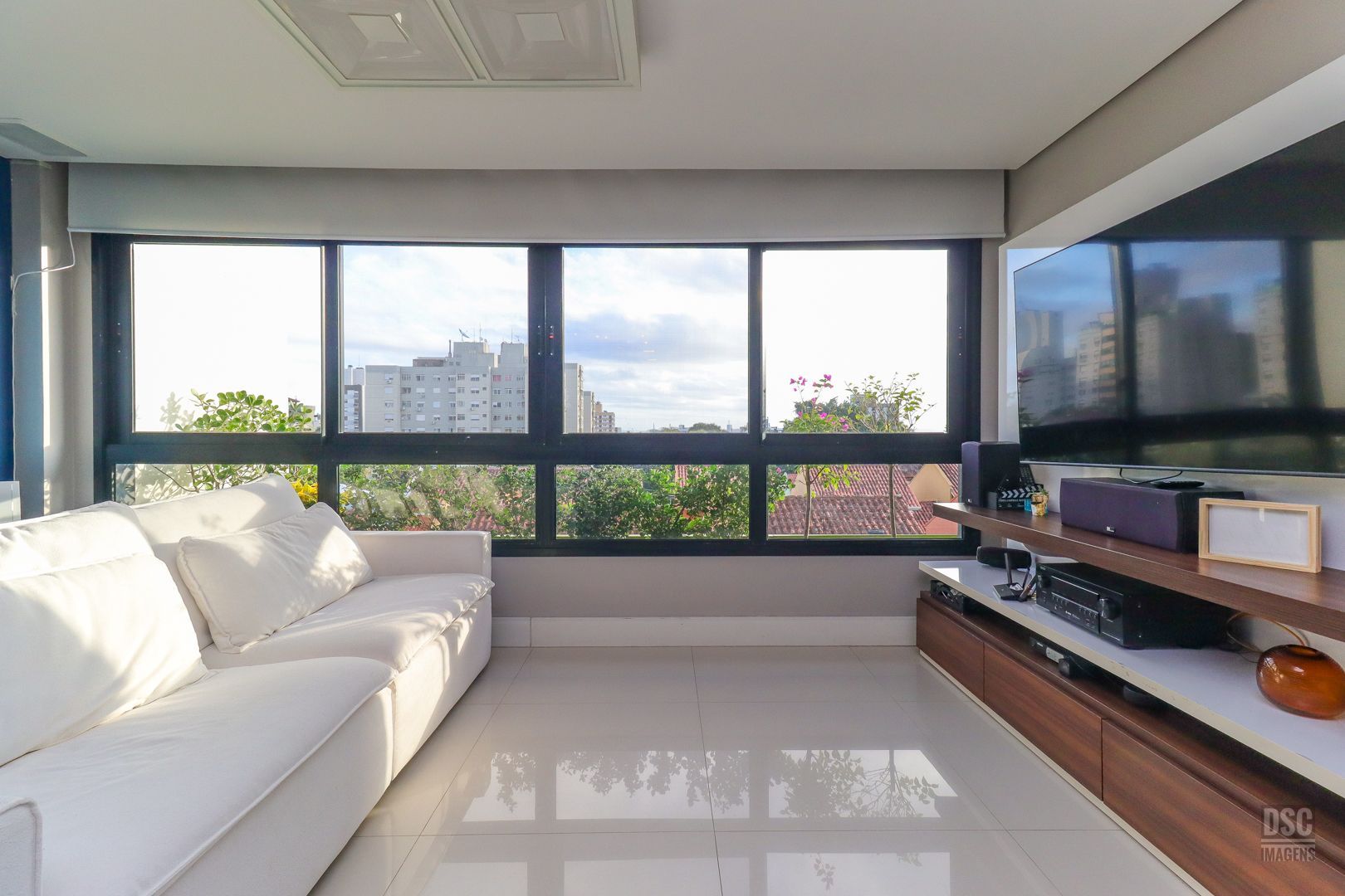 Apartamento à venda com 3 quartos, 83m² - Foto 2