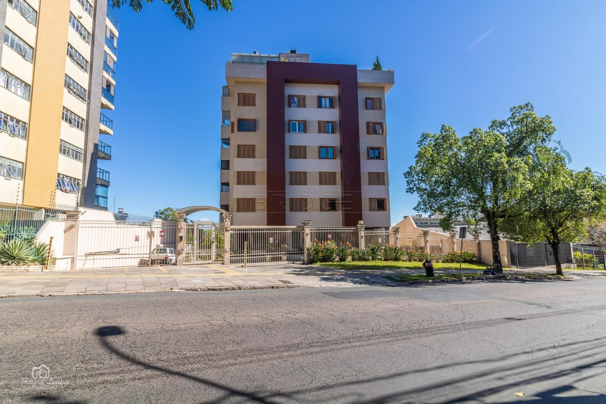 Apartamento a VENDA com 4 dorms no Menino Deus e vista permanente do Rio Guaíba
