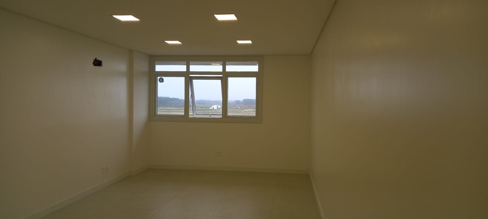 Depósito-Galpão-Armazém à venda com 1 quarto, 42m² - Foto 2