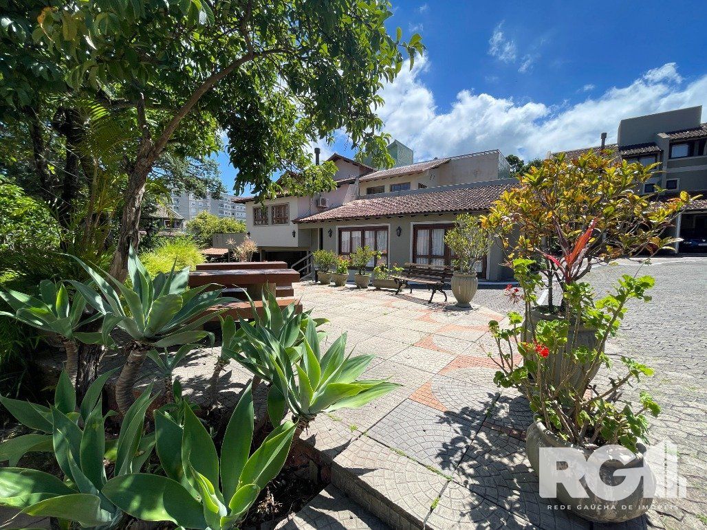 Casa de Condomínio à venda com 4 quartos, 323m² - Foto 35
