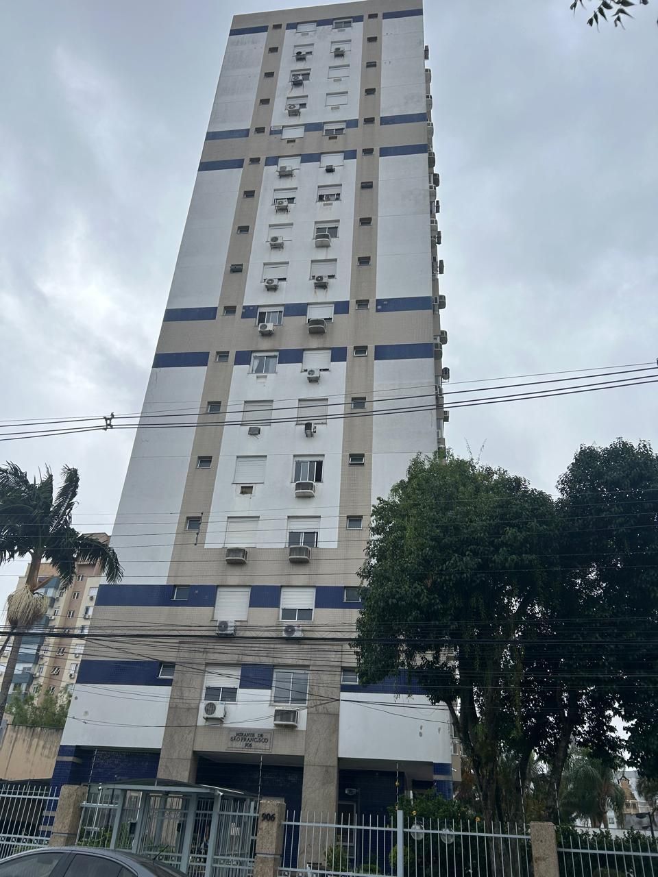 Apartamento com 108m², 3 dormitórios no bairro Santana em Porto Alegre para Comprar