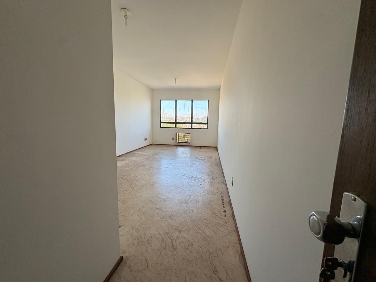 Conjunto Comercial-Sala à venda com 1 quarto, 31m² - Foto 2