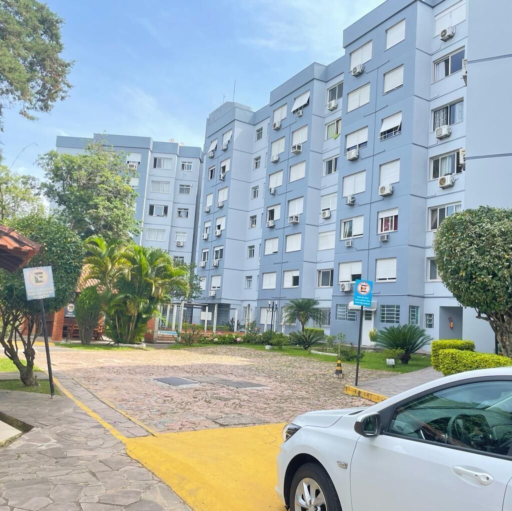 Apartamento dois dormitórios com  estacionamento Coberto