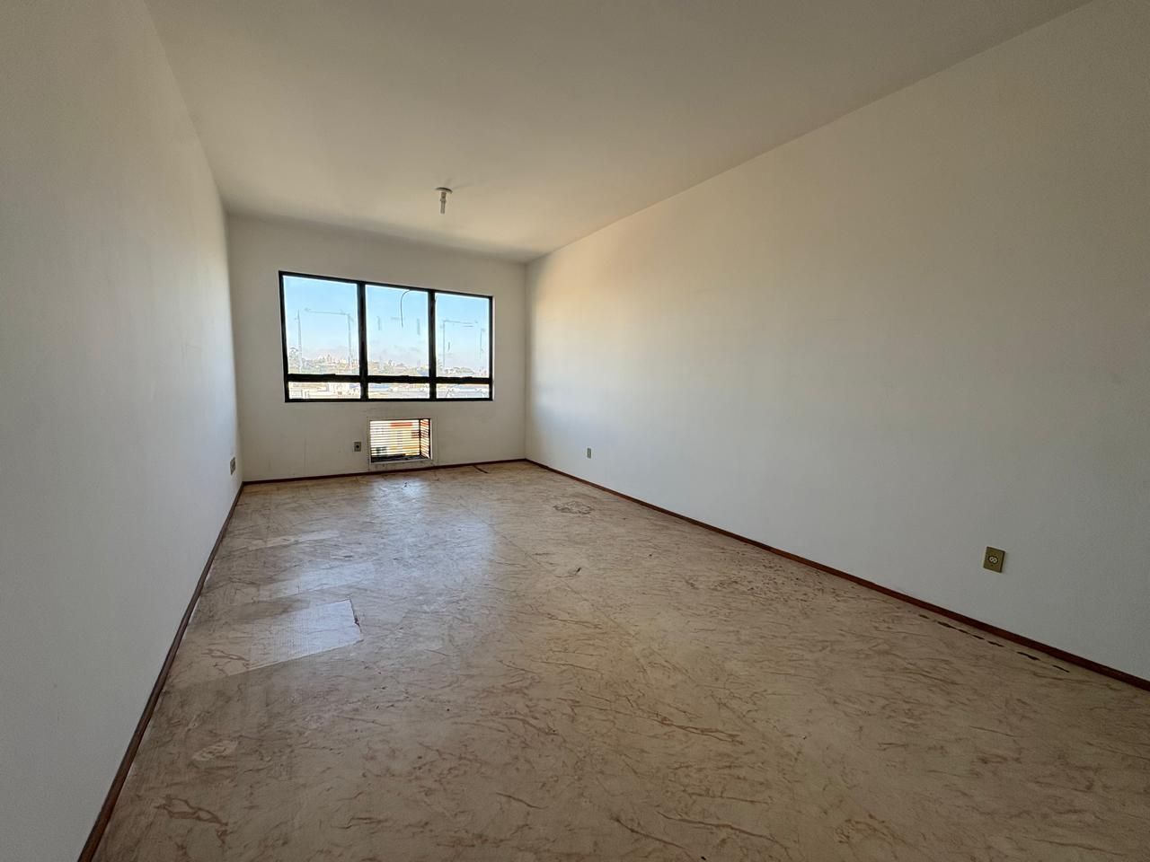 Conjunto Comercial-Sala à venda com 1 quarto, 31m² - Foto 1