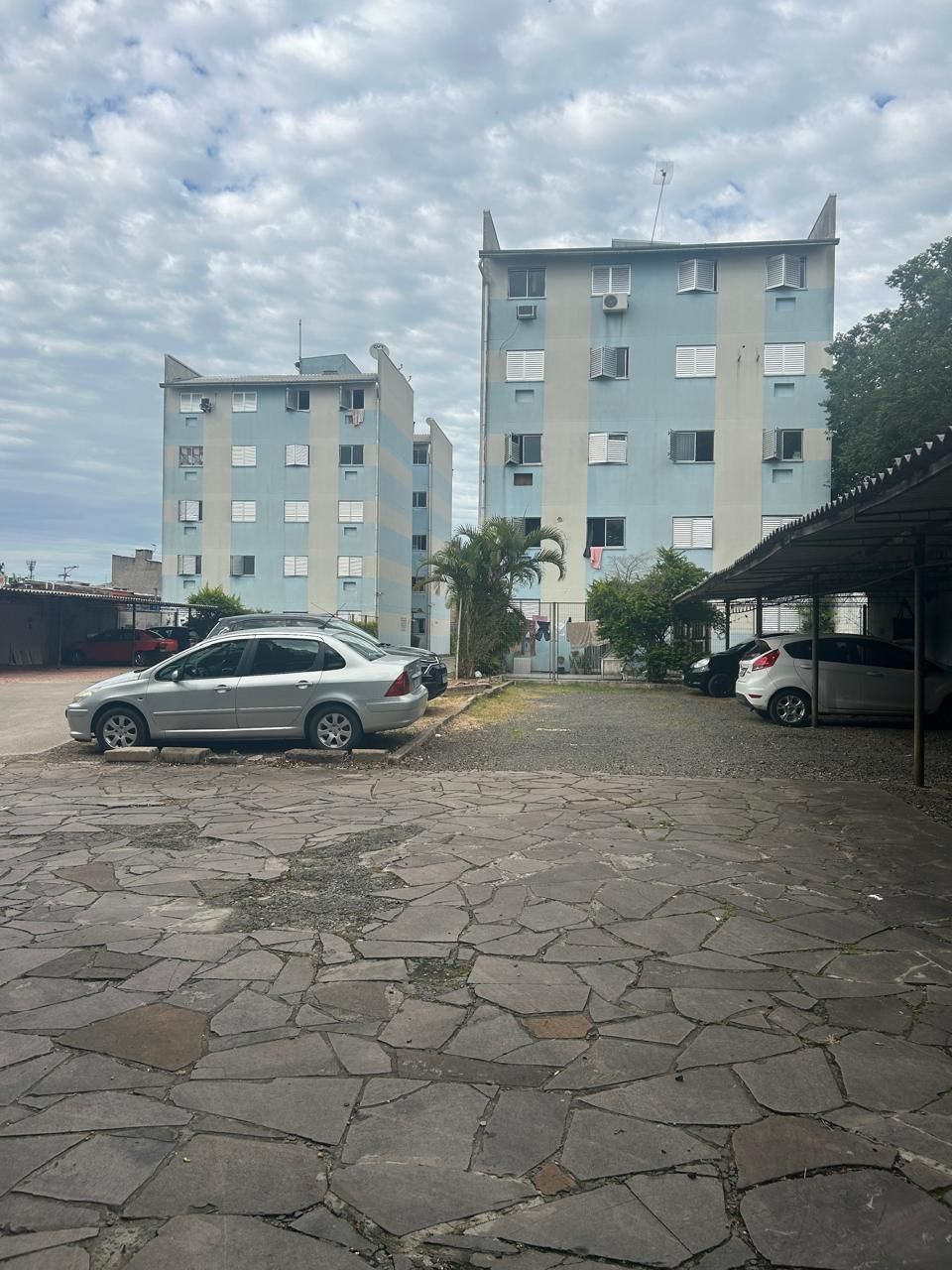 Apartamento, 2 dormitórios no bairro Santa Tereza em Porto Alegre para Comprar