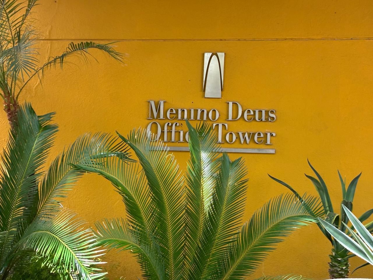 Sala Comercial, 1 dormitório no bairro Menino Deus em Porto Alegre para Comprar