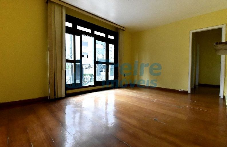 Apartamento 2 dormitórios com garagem - Menino Deus — foto 2