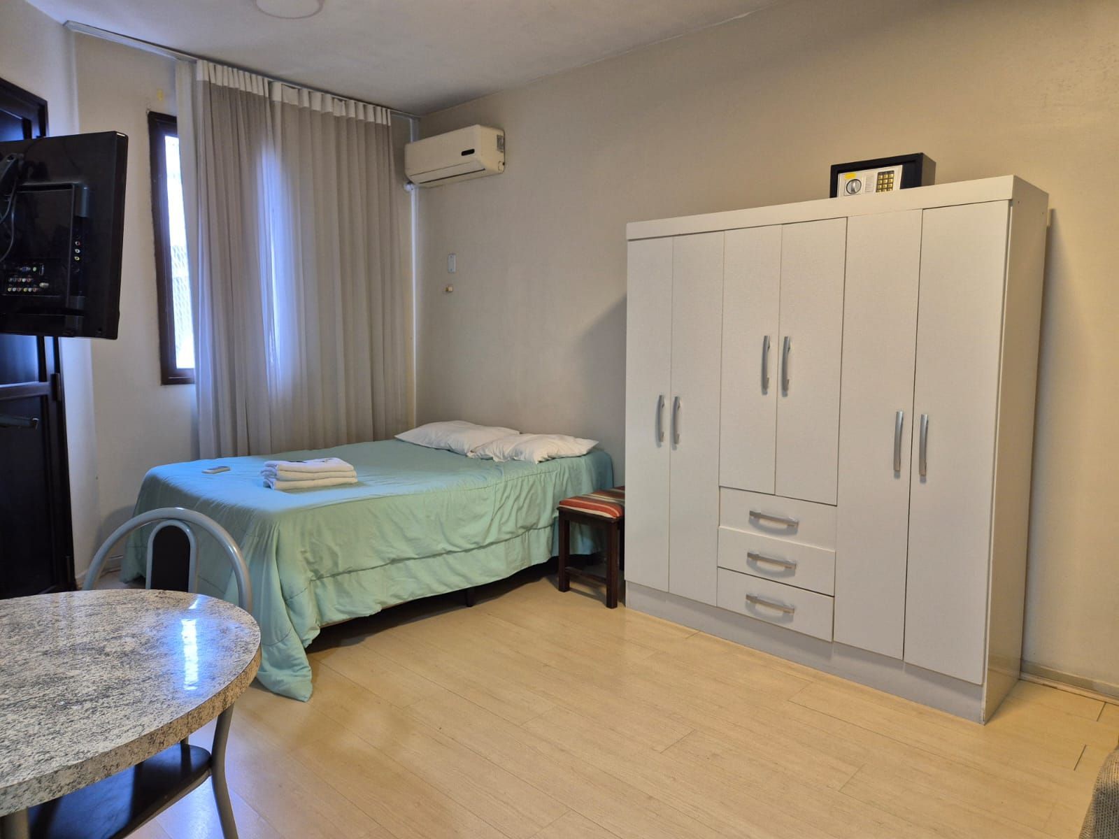 Flat mobiliado