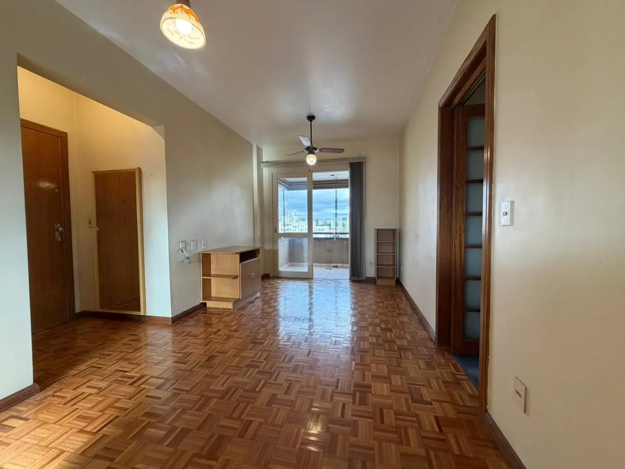 Apartamento à venda com 64m², 2 quartos, 1 vaga no bairro Menino Deus em Porto Alegre