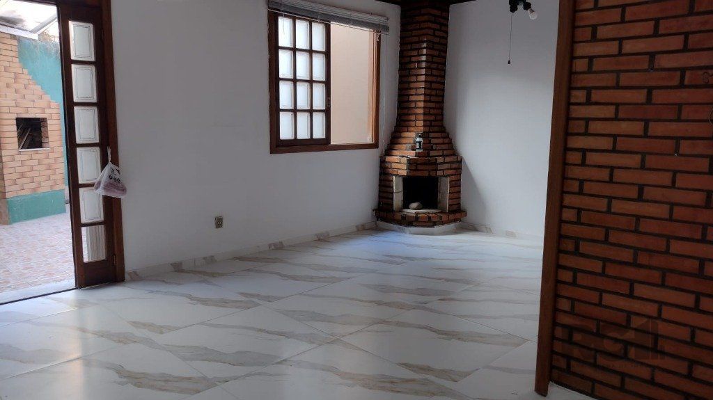 Apartamento à venda com 74m², 3 quartos no bairro Azenha em Porto Alegre