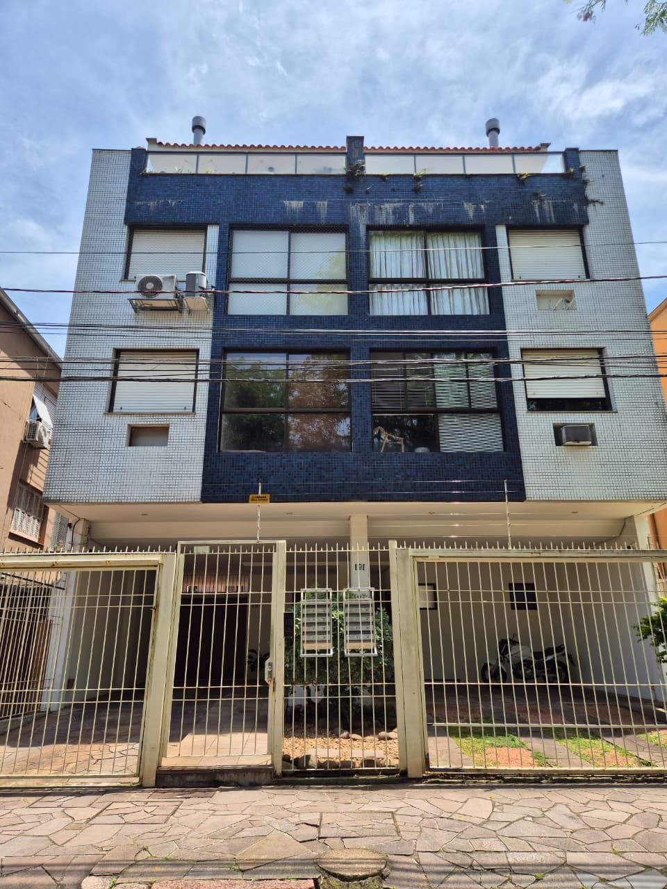 1Suíte, com vaga e churrasqueira