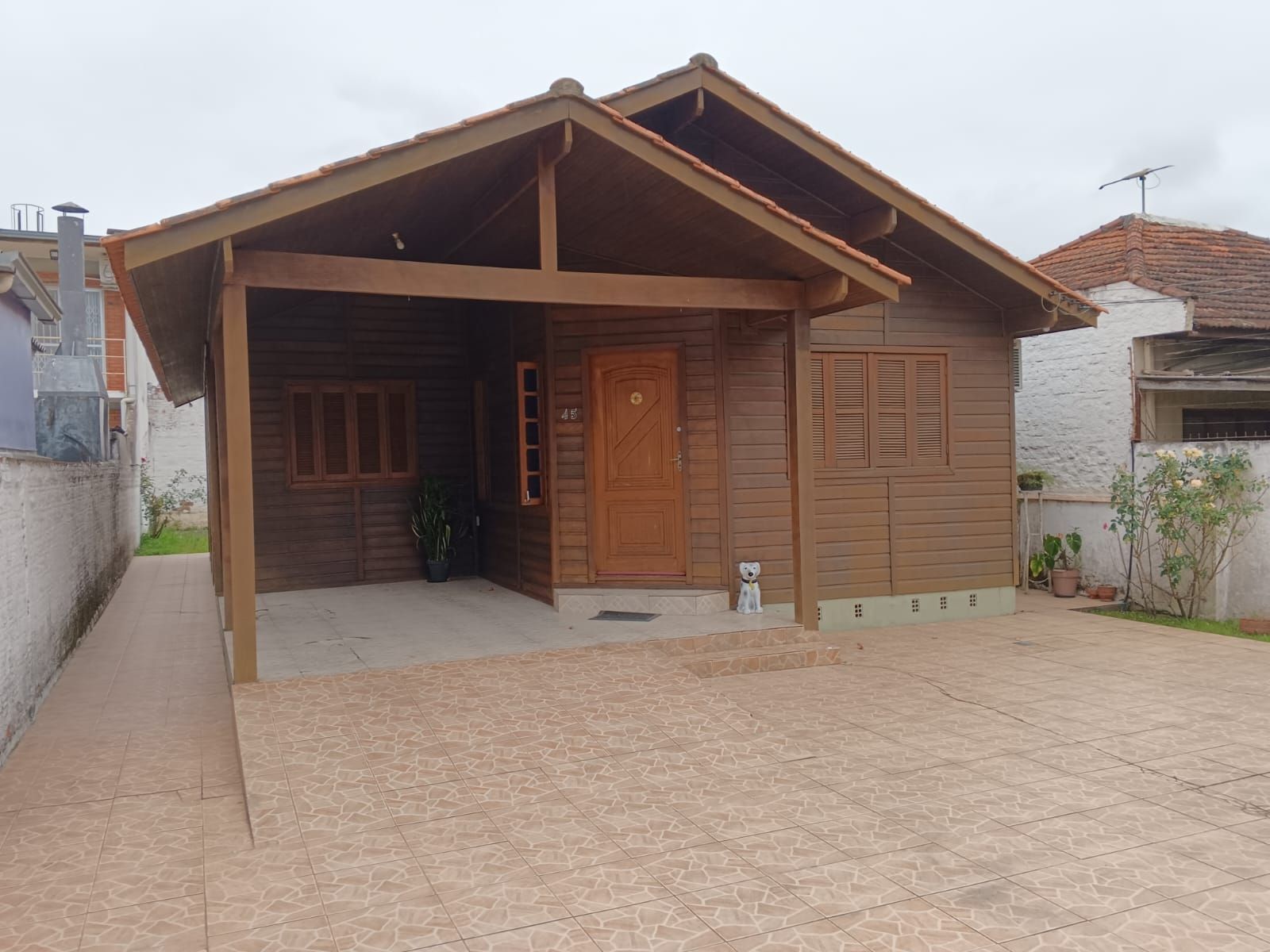 Casa com 108m², 3 dormitórios no bairro Cavalhada em Porto Alegre para Comprar