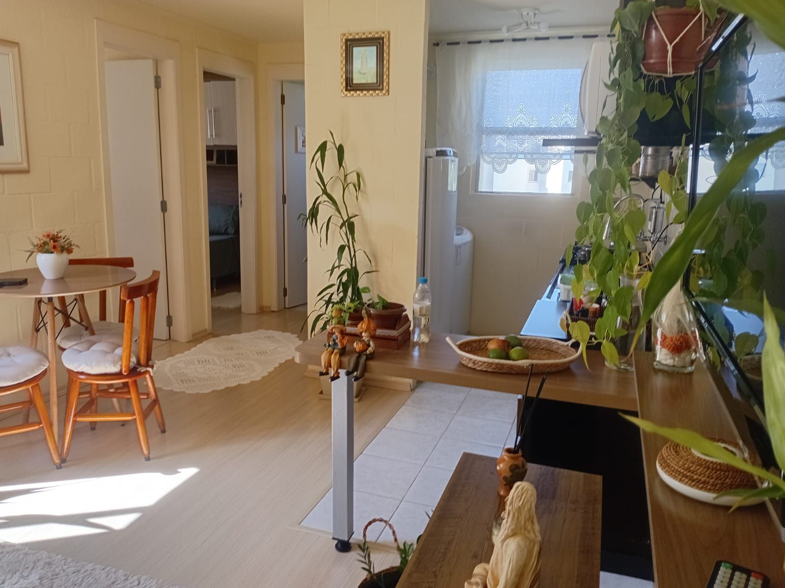 Apartamento à venda com 2 quartos, 43m², 1 vaga, Rua Império no bairro Vila Nova em Porto Alegre