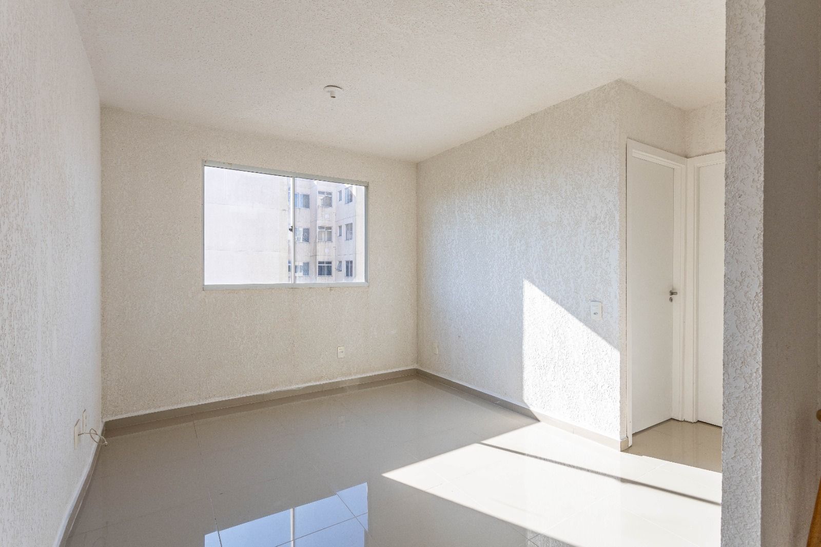 Apartamento à venda com 40m², 2 quartos, 1 vaga no bairro Sarandi em Porto Alegre
