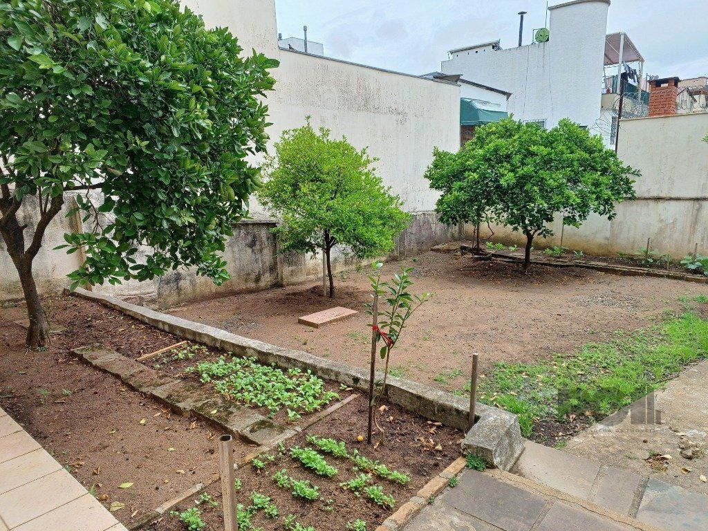 Casa à venda com 3 quartos, 231m² - Foto 18