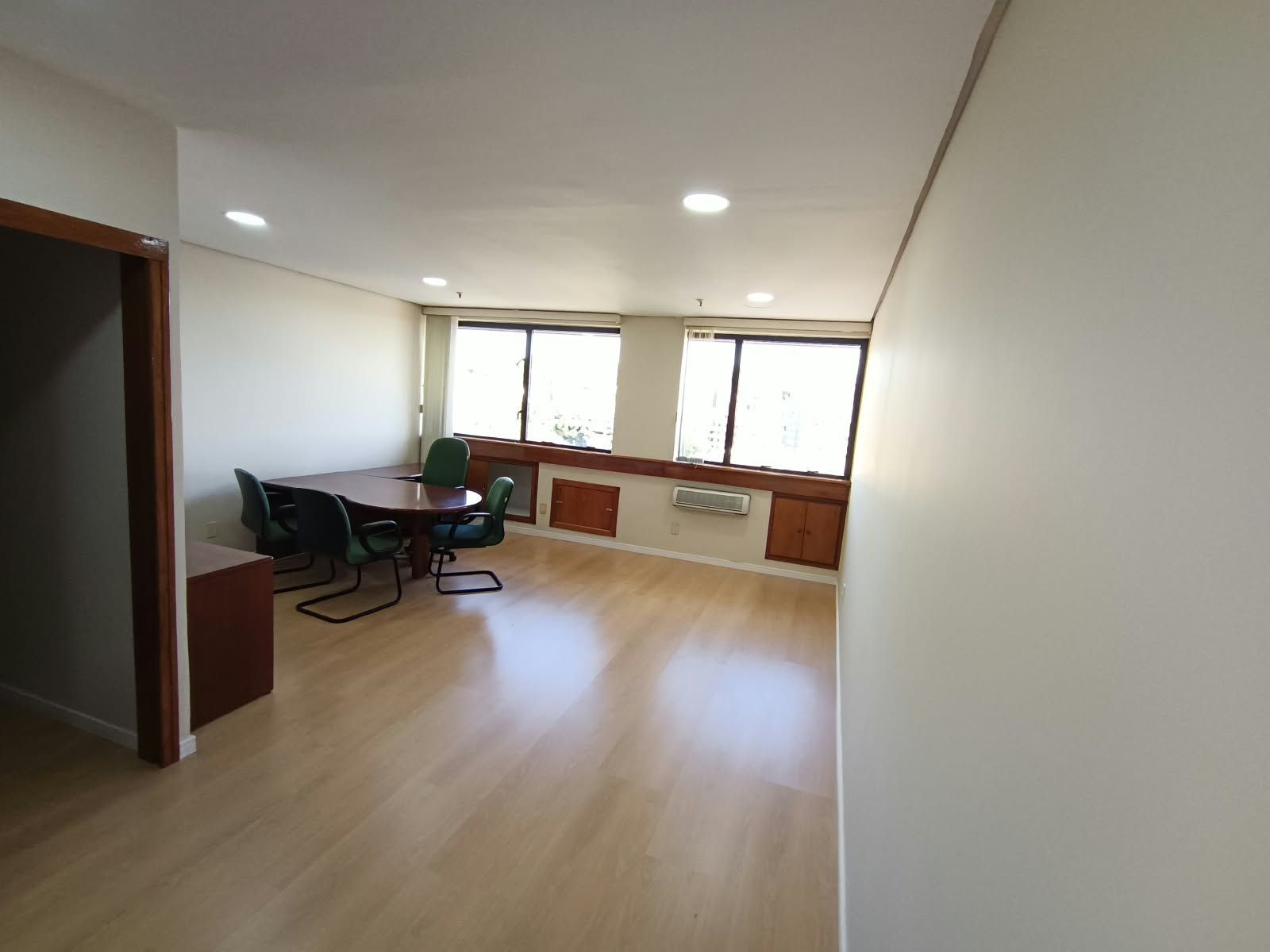Sala Comercial, 2 salas, à venda, 91 m², Menino Deus - Porto Alegre — foto 3