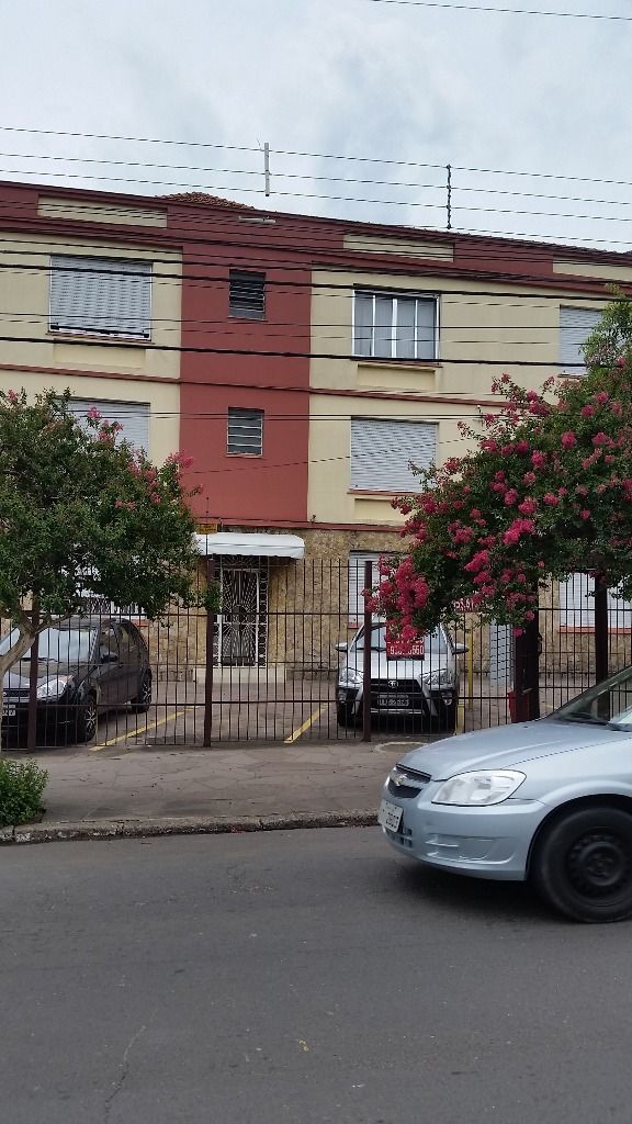 Apartamento à venda com 48m², 1 quarto, 1 vaga no bairro Medianeira em Porto Alegre