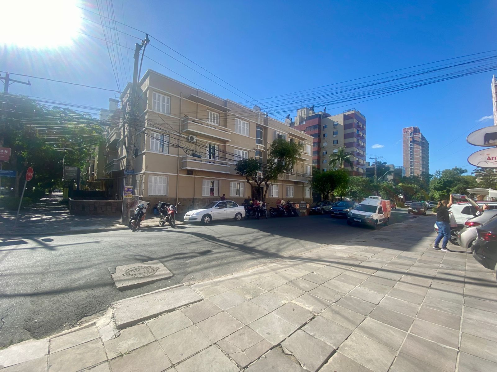 Apartamento garden 3 dormitórios 2 banheiros 128m2 e vaga coberta, Menino Deus