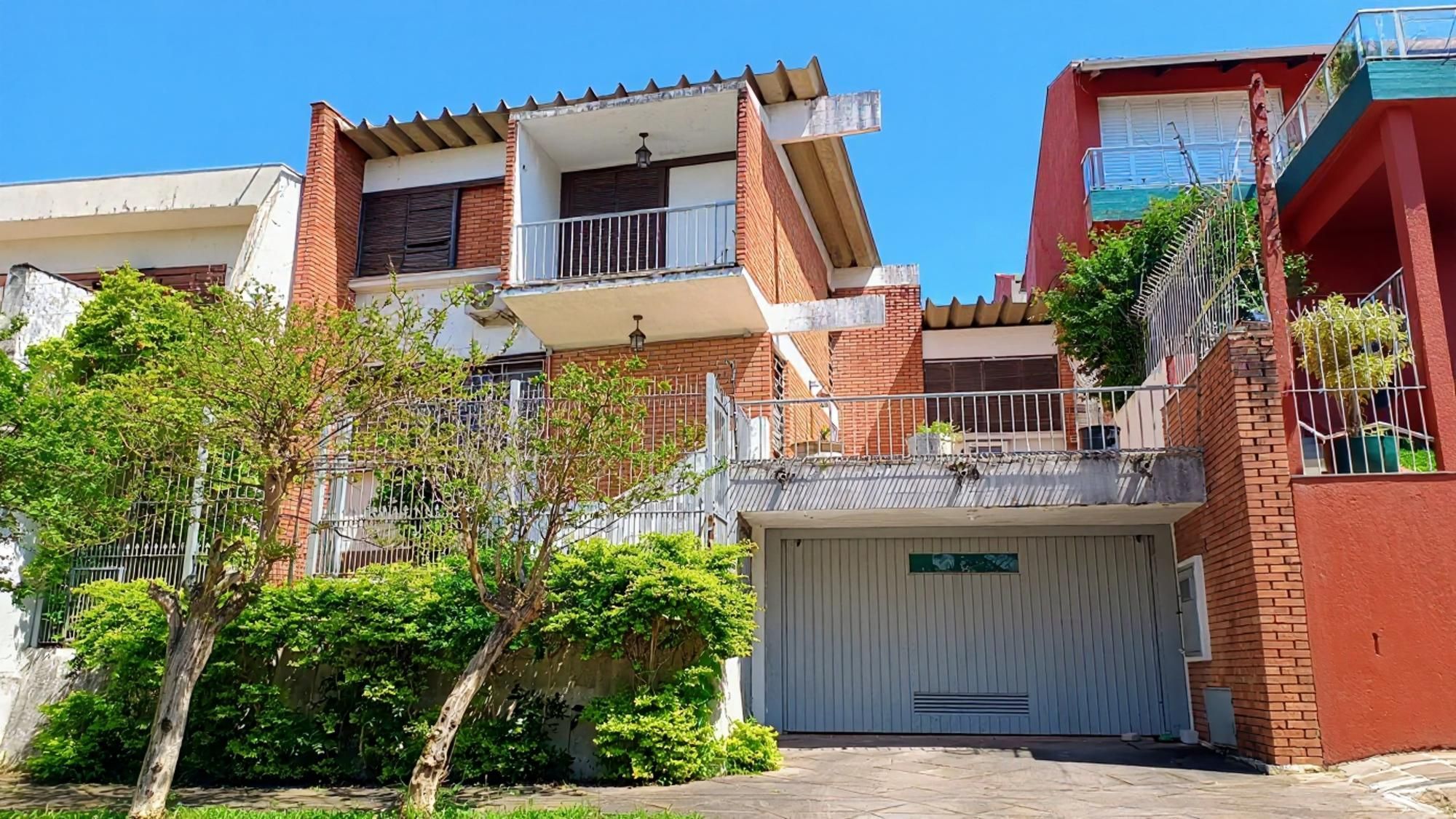 Casa 3 dormitórios 2 vagas
