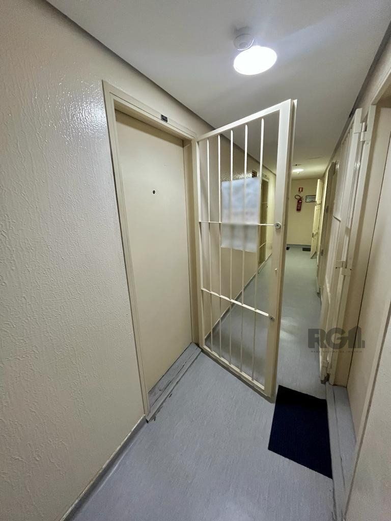 Conjunto Comercial-Sala à venda com 1 quarto, 25m² - Foto 11