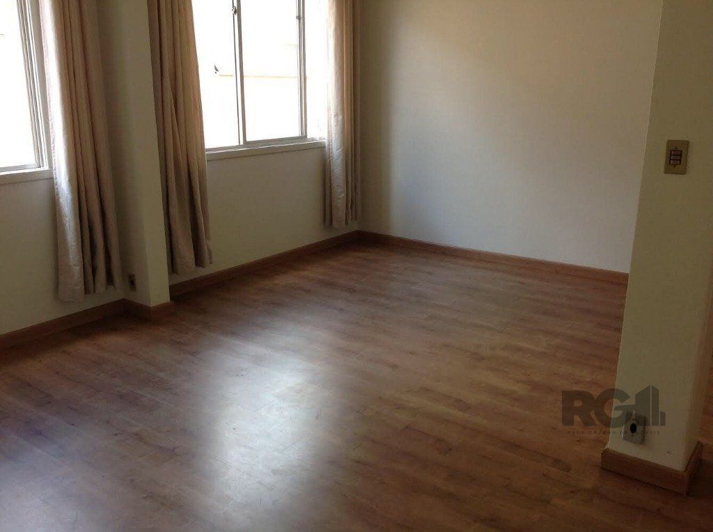 Apartamento à venda com 84m², 3 quartos no bairro Auxiliadora em Porto Alegre