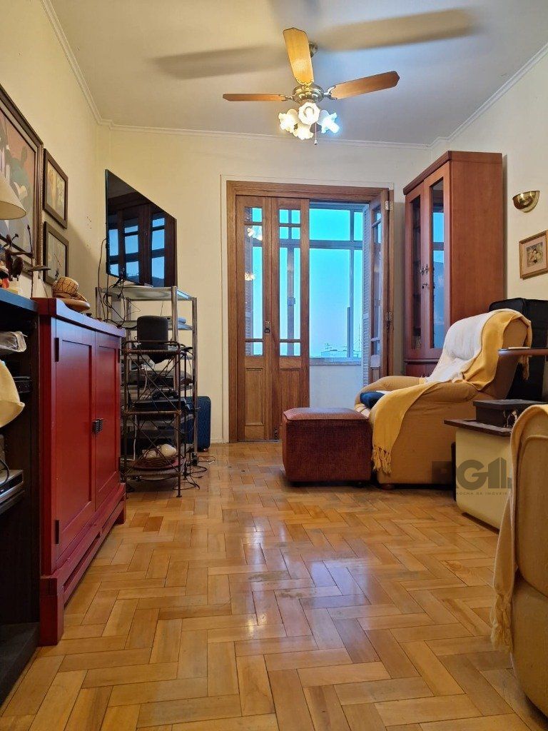 Apartamento à venda com 107m², 3 quartos, 1 vaga no bairro Centro Histórico em Porto Alegre
