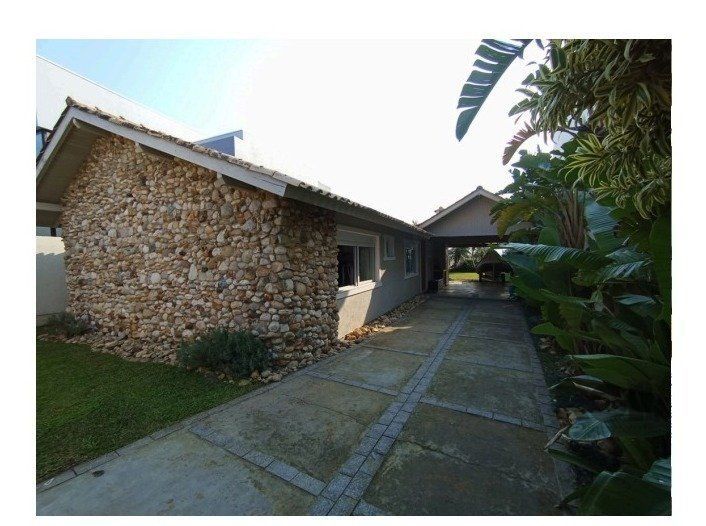 Casa à venda com 2 quartos, 839m² - Foto 2