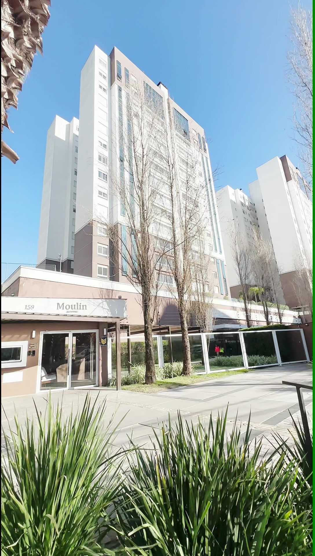 Apartamento 3 suítes 3 vagas no Moinhos