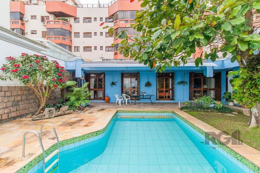 Casa para Venda - 400m², 3 dormitórios, sendo 1 suites, 4 vagas - Menino Deus