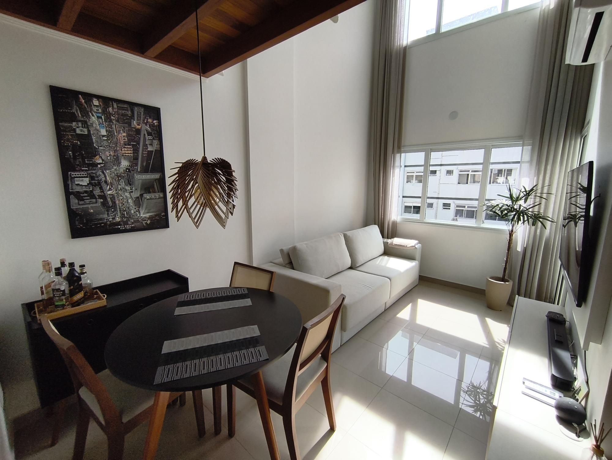 APARTAMENTO 2 DORMITÓRIOS COM 1 VAGA NO MENINO DEUS