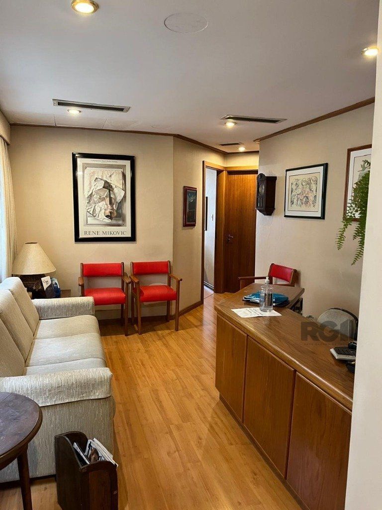 Sala Comercial à venda com 64m² no bairro Menino Deus em Porto Alegre