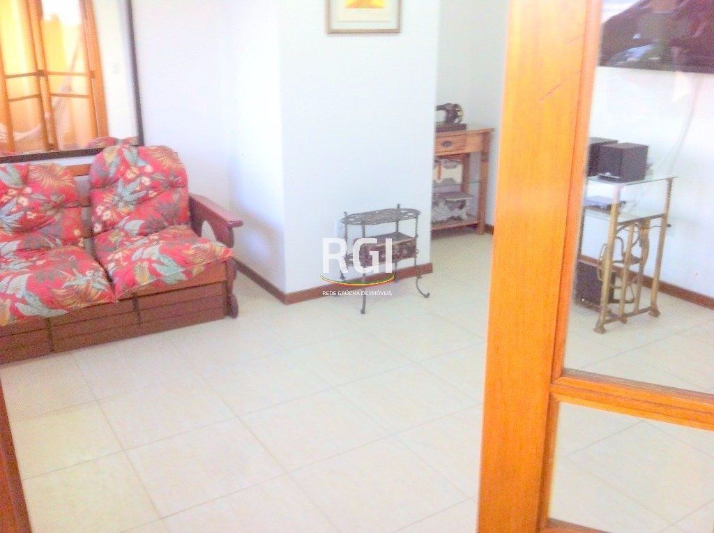 Casa de Condomínio à venda com 3 quartos, 240m² - Foto 4