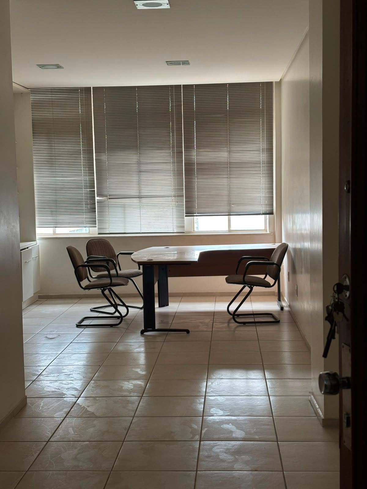 Não Perca!!! Excelente Conjunto Comercial no Centro de Porto Alegre!!! Valor exclusivo de R$ 185.000,00!!! — foto 4