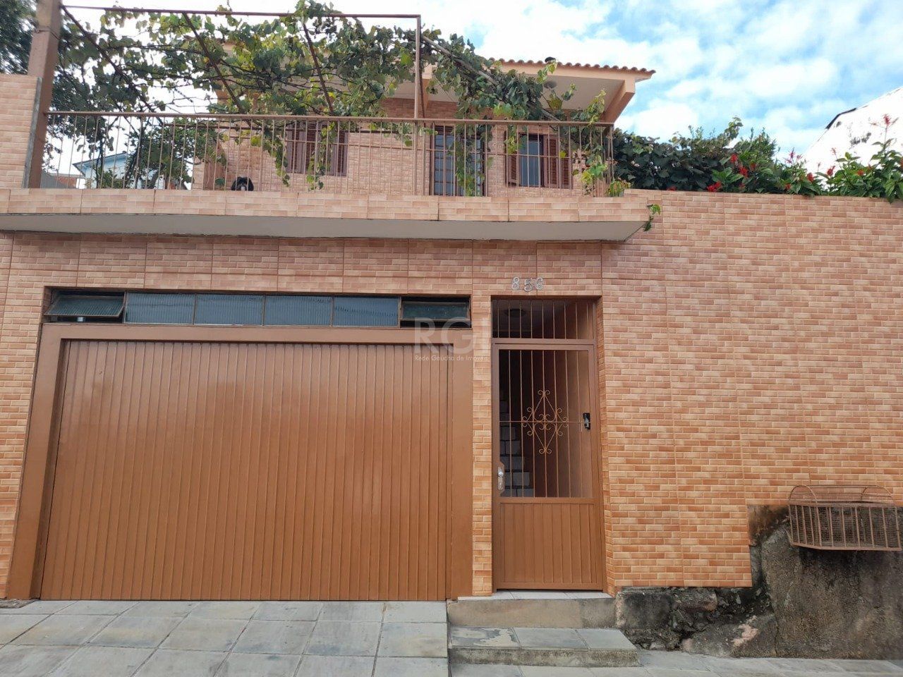Casa à venda com 3 quartos, 100m² - Foto 1