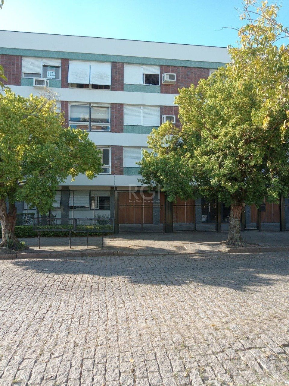 Apartamento à venda com 69m², 2 quartos, 1 vaga no bairro Menino Deus em Porto Alegre