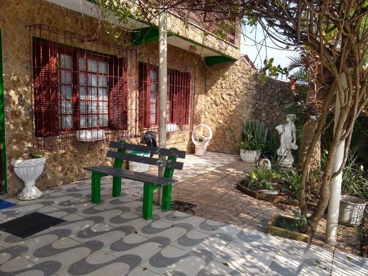 Casa à venda com 3 quartos, 240m² - Foto 2