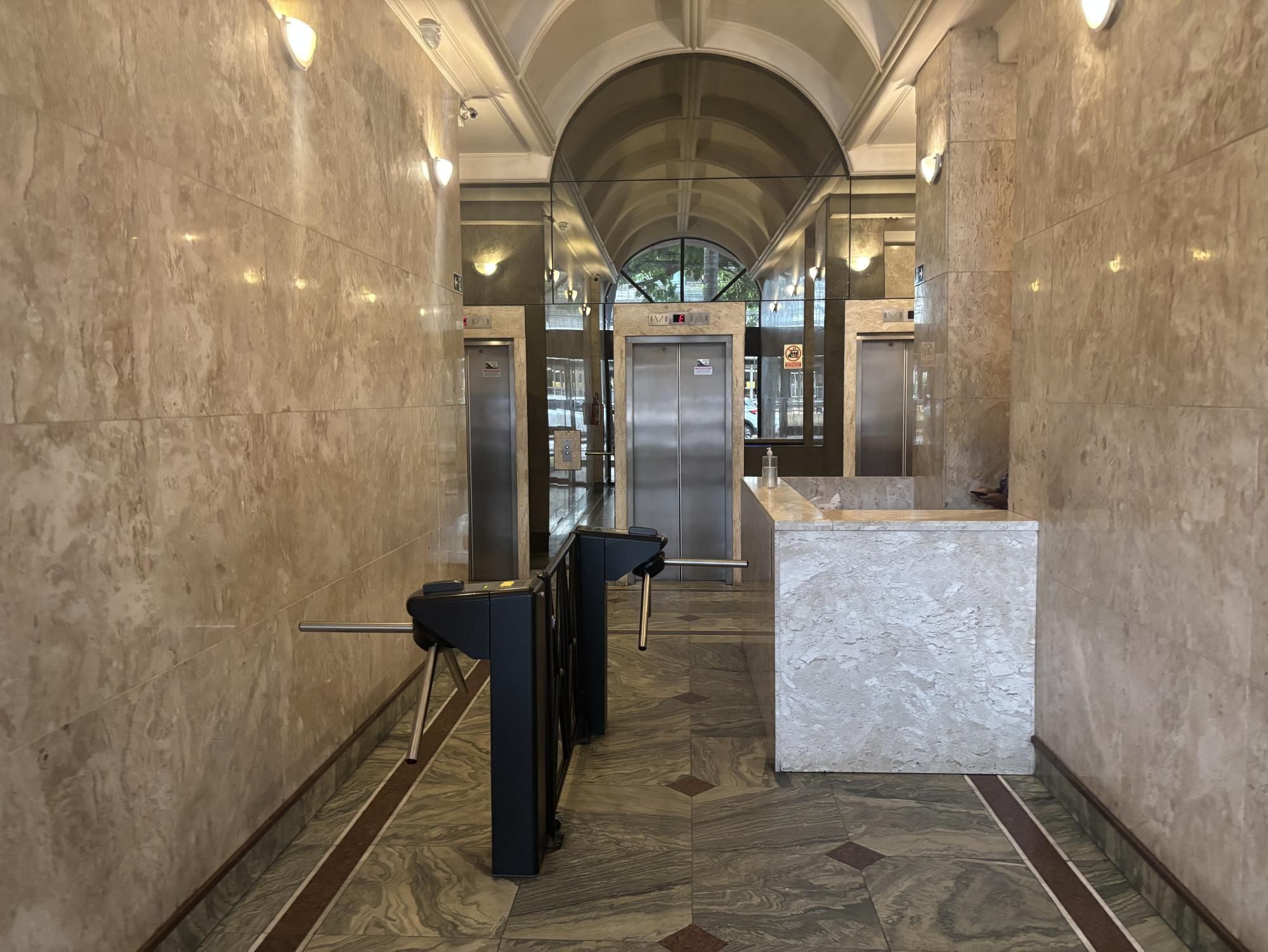 Conjunto Comercial-Sala à venda com 7 quartos, 309m² - Foto 47