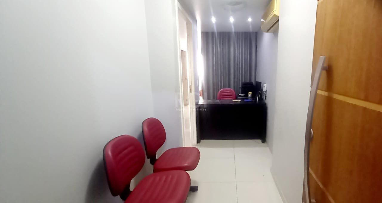 Sala Comercial à venda com 51m² no bairro Centro Histórico em Porto Alegre