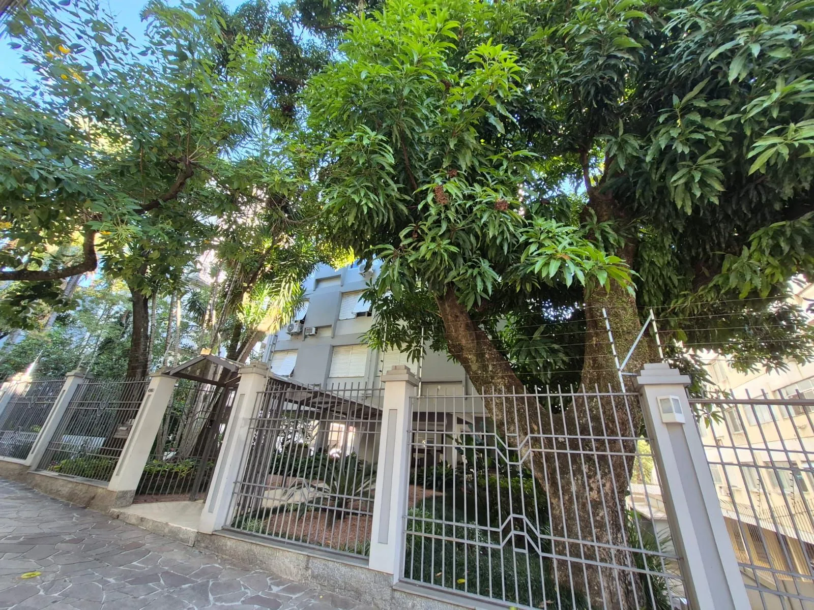Apartamento, 2 dormitórios no bairro São João em Porto Alegre para Comprar