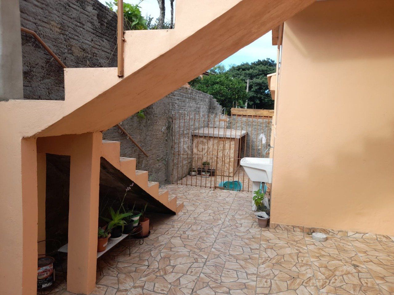 Casa à venda com 3 quartos, 100m² - Foto 4