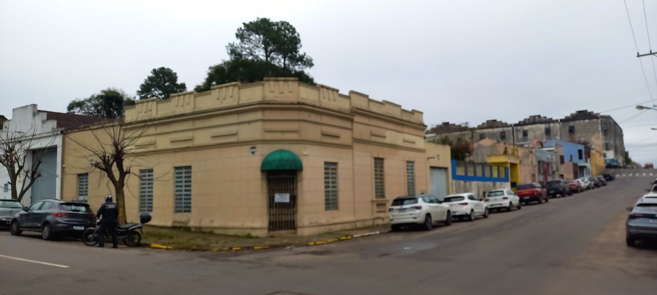 Prédio comercial por R$ 1.500.000,00 na rua Dos Andradas nº 1.064