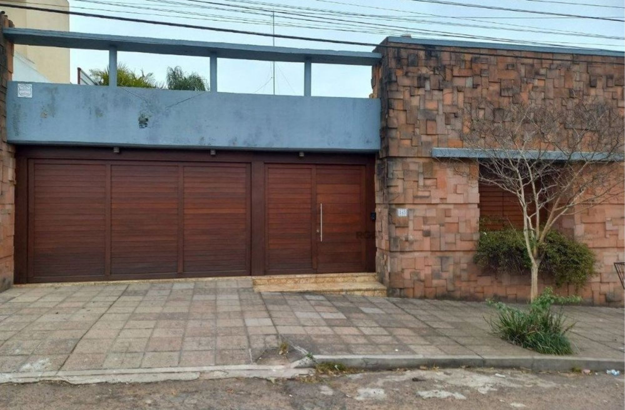 Casa 3 dorm.(1 sendo suíte) na Rua Antônio Fernandes da Cunha nº 245 - Centro