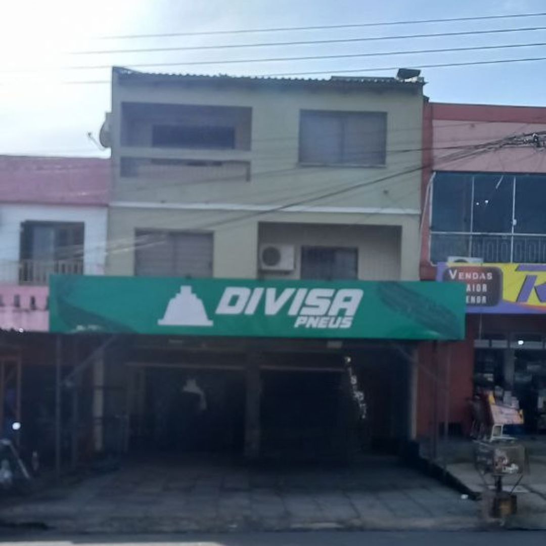 Sala comercial com apartamento por R$1.500.000,00 na Av. João Pessoa nº218