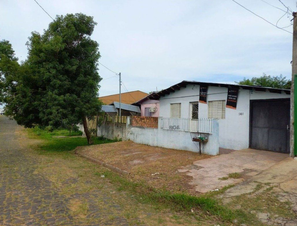 Casa com 4 dormitórios na Rua Honório Guedes do Amaral nº361- Argiles