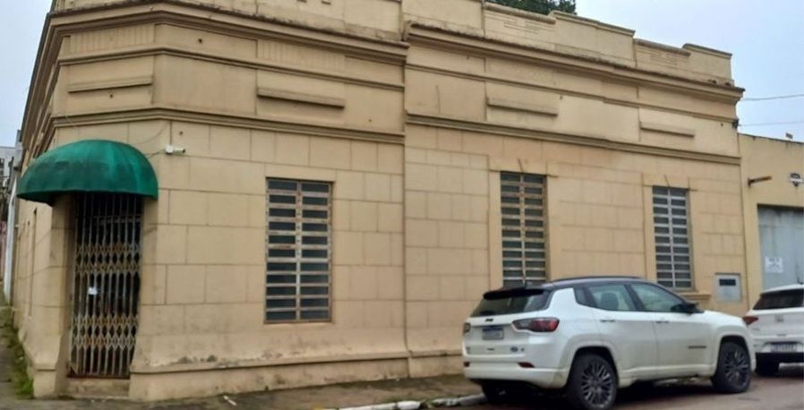 Prédio comercial por R$ 1.065.000,00 na rua Dos Andradas nº 1.064